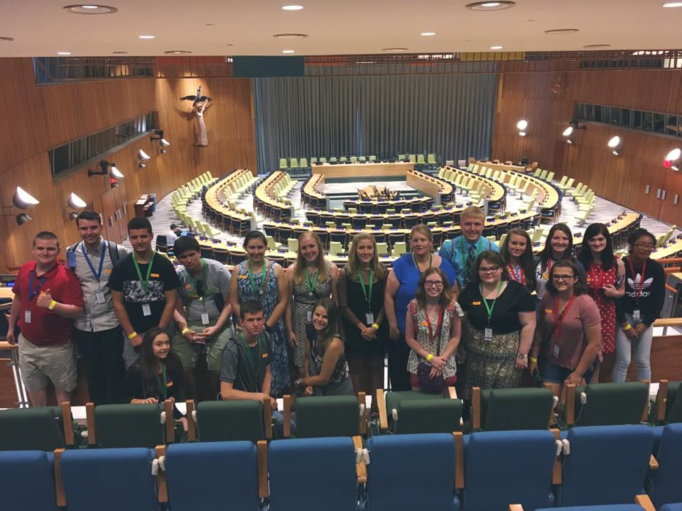 Raymond Brouwer met mede-delegates in het VN-gebouw, New York